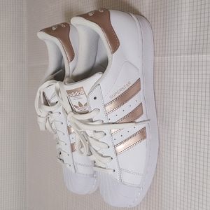 NWOB Adidas Originals Superstara shoes